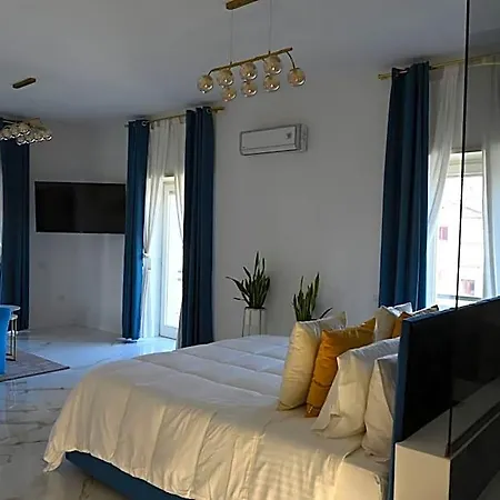 Nm Luxury Couette-café