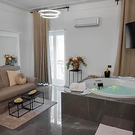 Nm Luxury Nocleg ze śniadaniem 4*